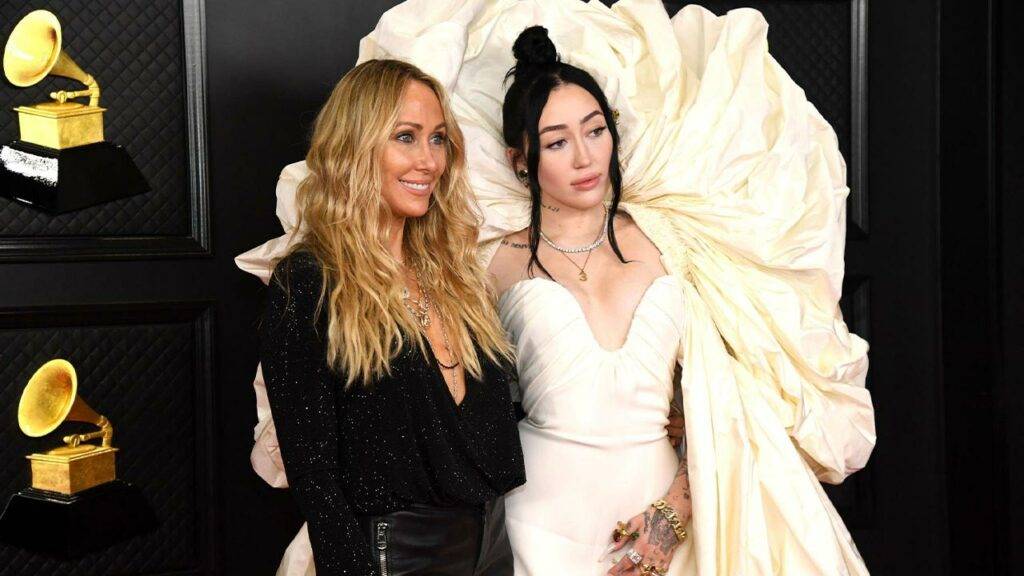 Tish Cyrus With Her Daughter Noah Cyrus