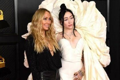 Tish Cyrus With Her Daughter Noah Cyrus