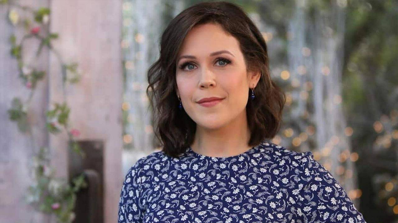 Erin Krakow Height